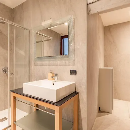 Апартаменты Brera Flat Near Duomo Милан