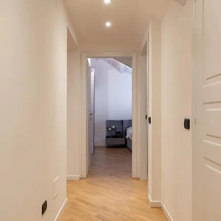 Brera Flat Near Duomo Апартаменты Милан
